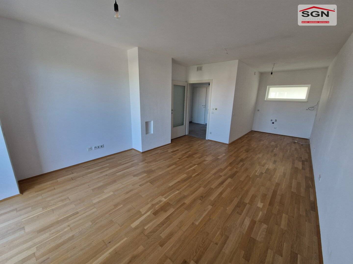 Wohnung mit Loggia Zwei Zimmer Tiefgaragenplatz