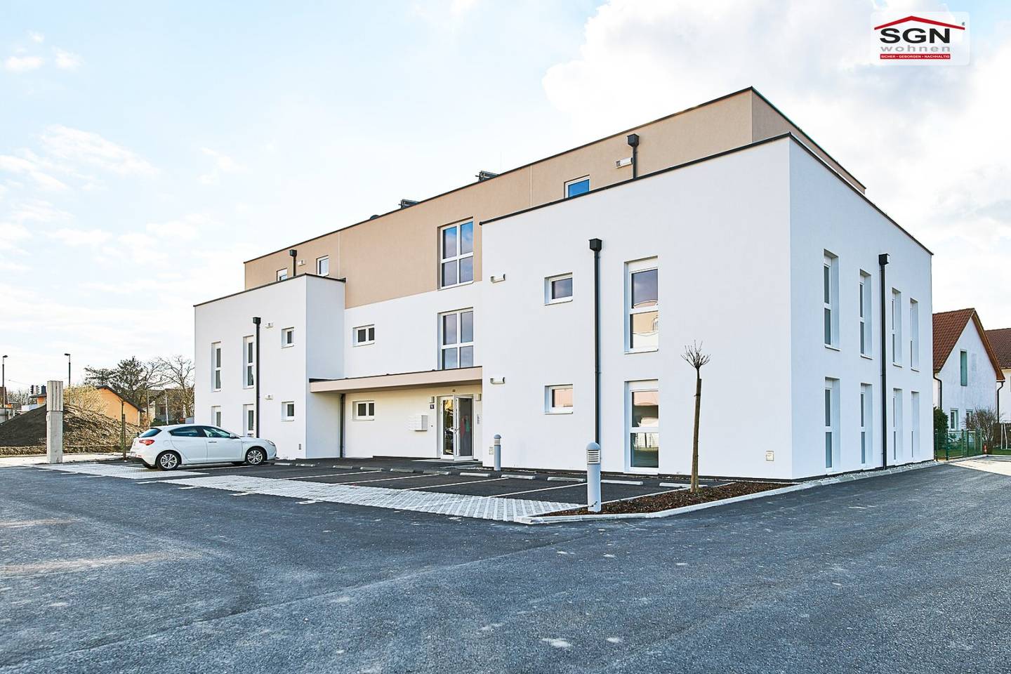 Wohnung mit Terrasse und zwei Stellplätzen