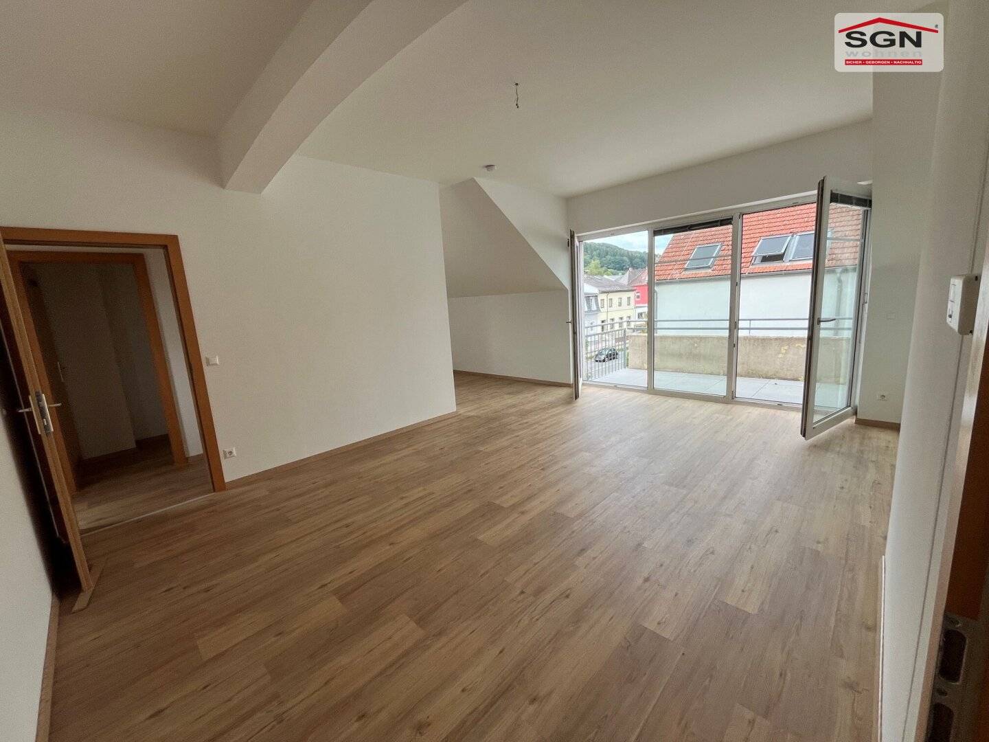 Apartment with roof terrace and underground parking space