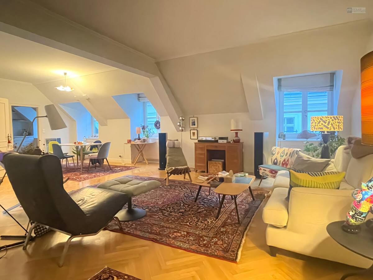 Dachgeschosswohnung mit Terrasse klimatisiert