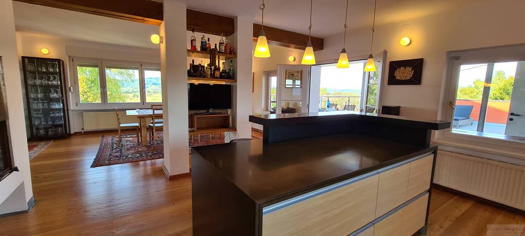 Multi-family house with 6 apts in Jennersdorf