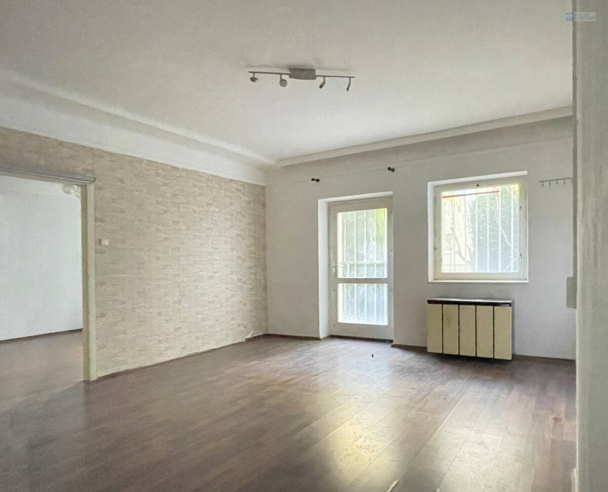 Ground floor apartment conversion possible