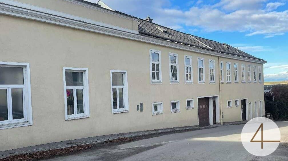 Commercial & Living with Garden Boehmkirchen