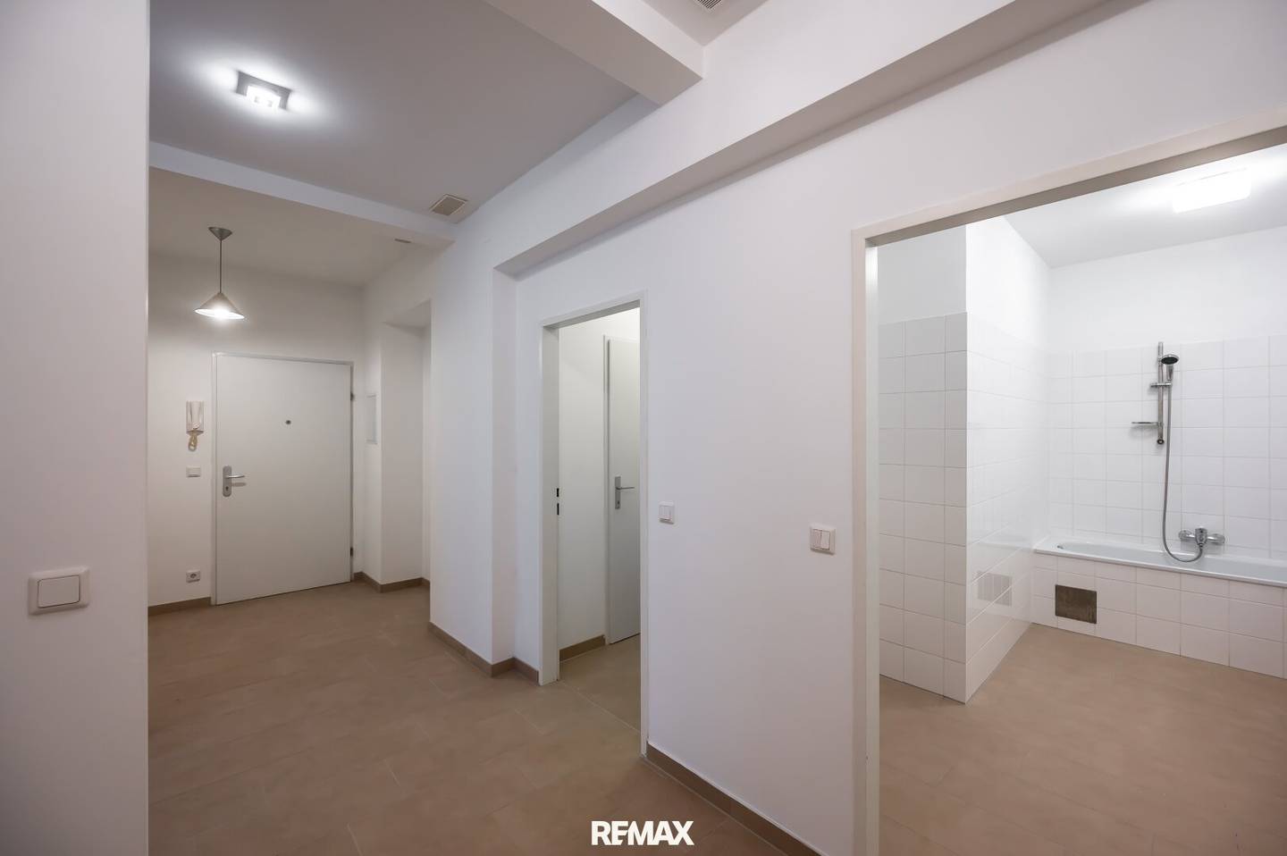 Office/Practice 84m² Hernals GF