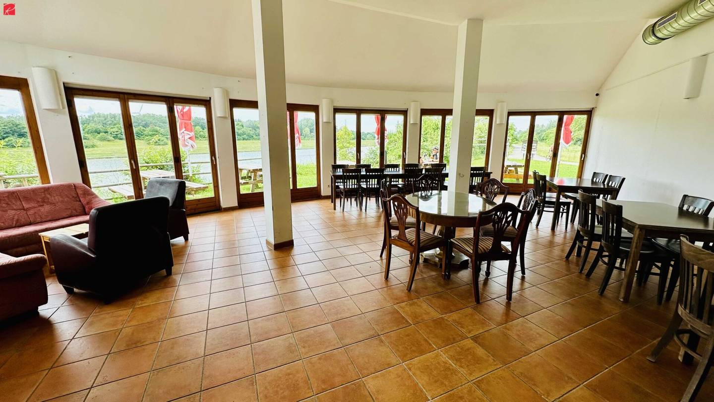 Restaurant + Apartment by New Danube