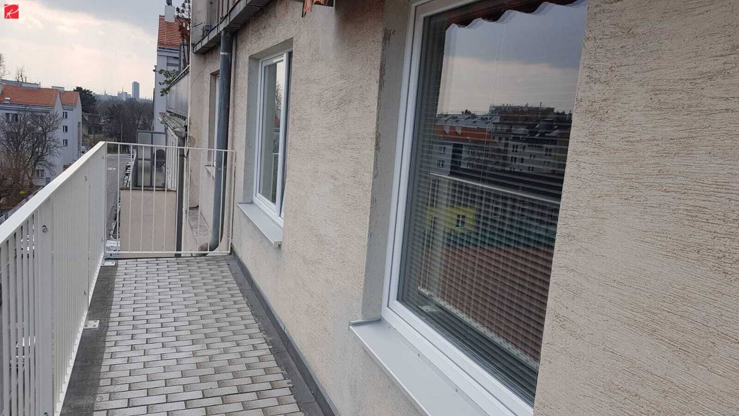 Apartment with distant view and long terrace