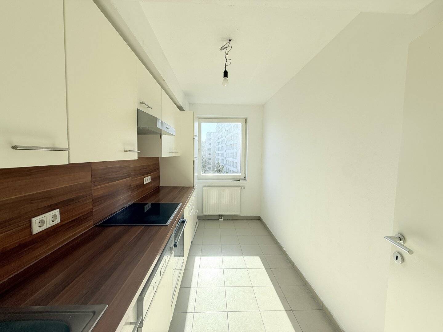 Wohnung mit Raumaufteilung und getrennter Küche