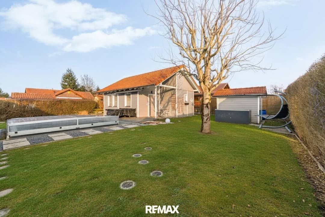 Gartenhaus mit Pool in Pucking