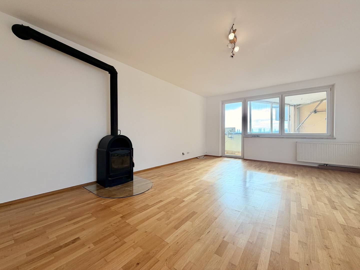 Helle Wohnung mit Loggia in ruhiger Zentrumslage