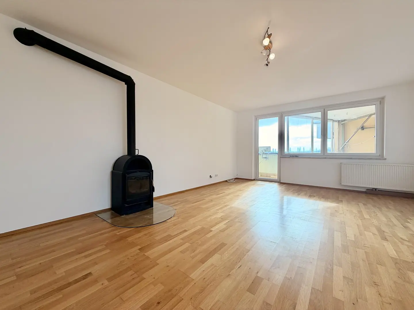 Helle Wohnung mit Loggia in ruhiger Zentrumslage