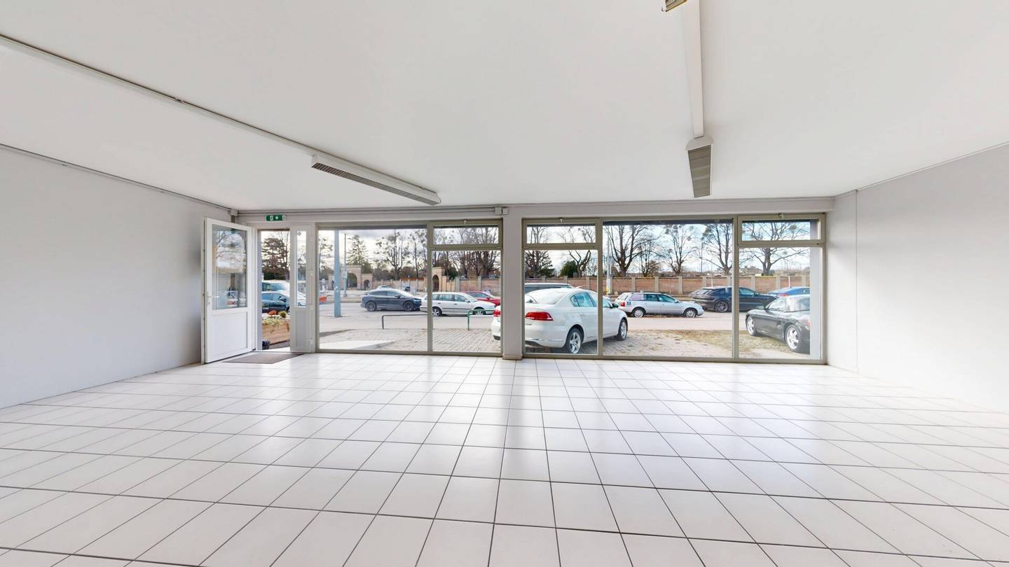 Commercial Space Simmering 90m²