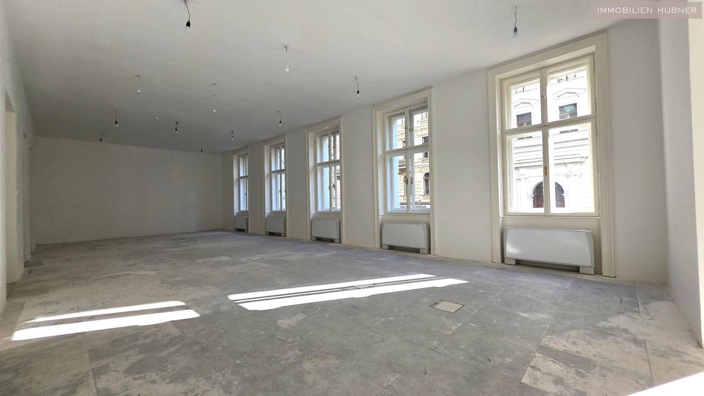 662 m² Office Space Rathausstraße