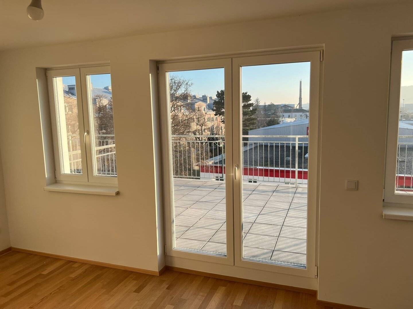 South terrace apartment near Mödling train station