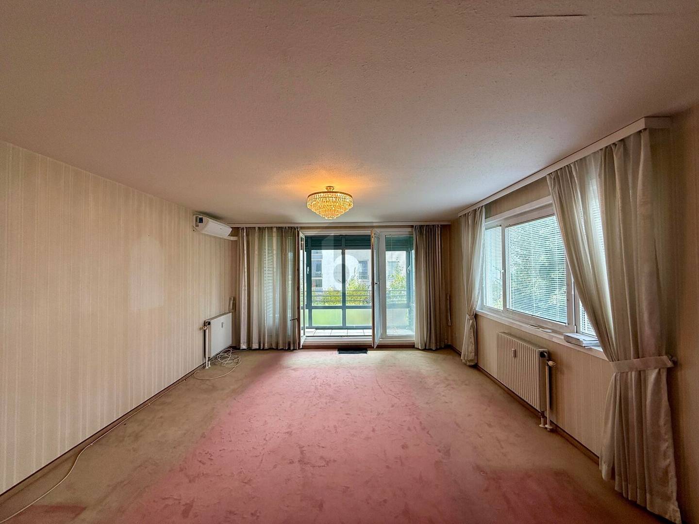 Geräumige Wohnung mit Loggia und Lift