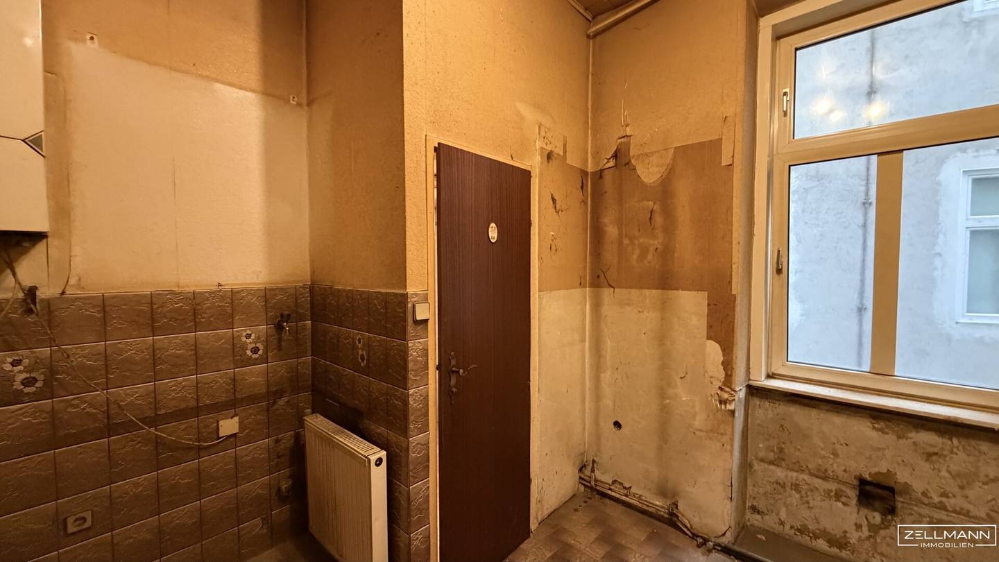 Sanierungsbedürftige Altbauwohnung mit Entwicklungspotenzial