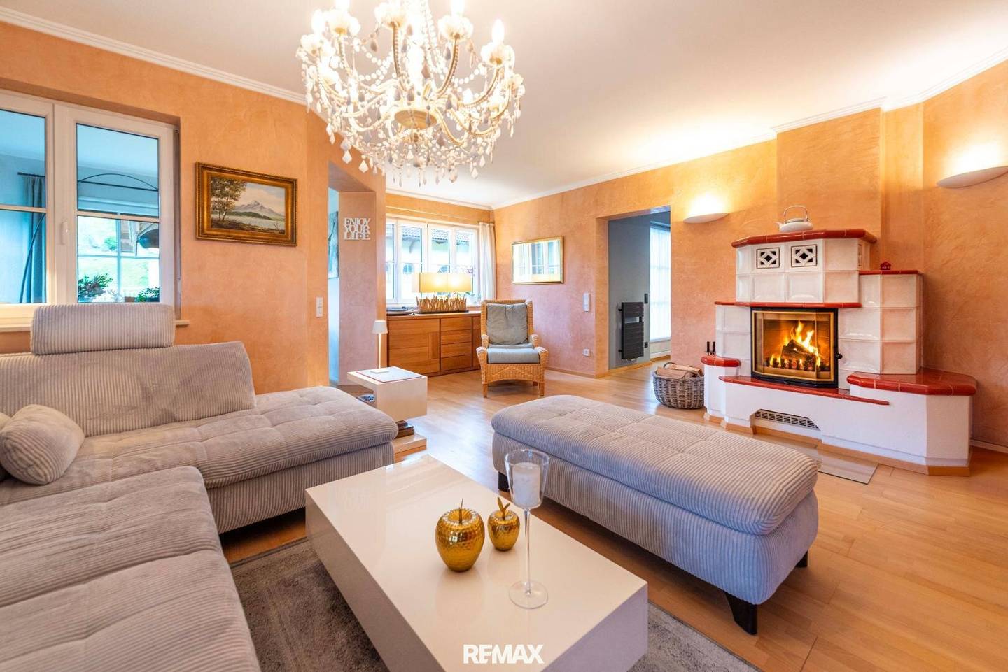 Country Villa with Lake View in Altmünster