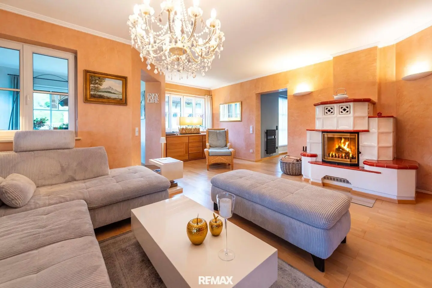 Country Villa with Lake View in Altmünster