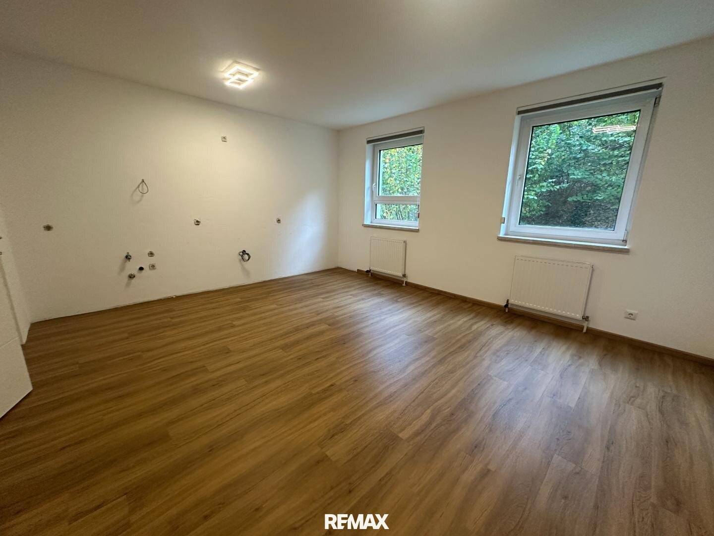 Frisch renovierte Wohnung im Zentrum mit grüner Terrasse