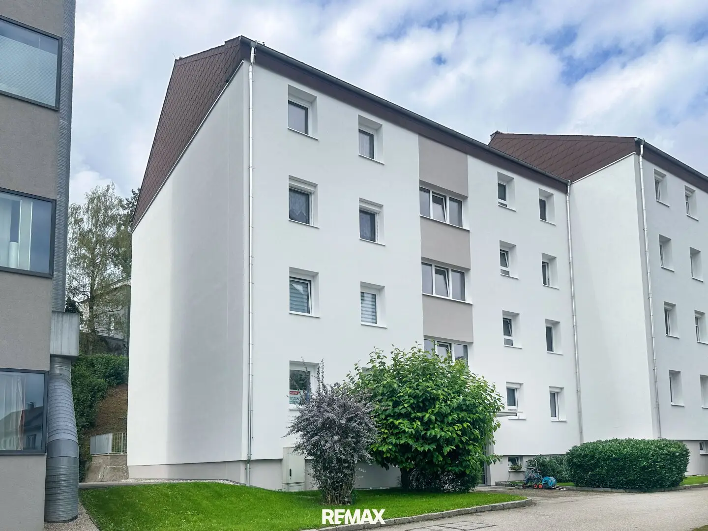 Freshly renovated apartment in the center with a green terrace