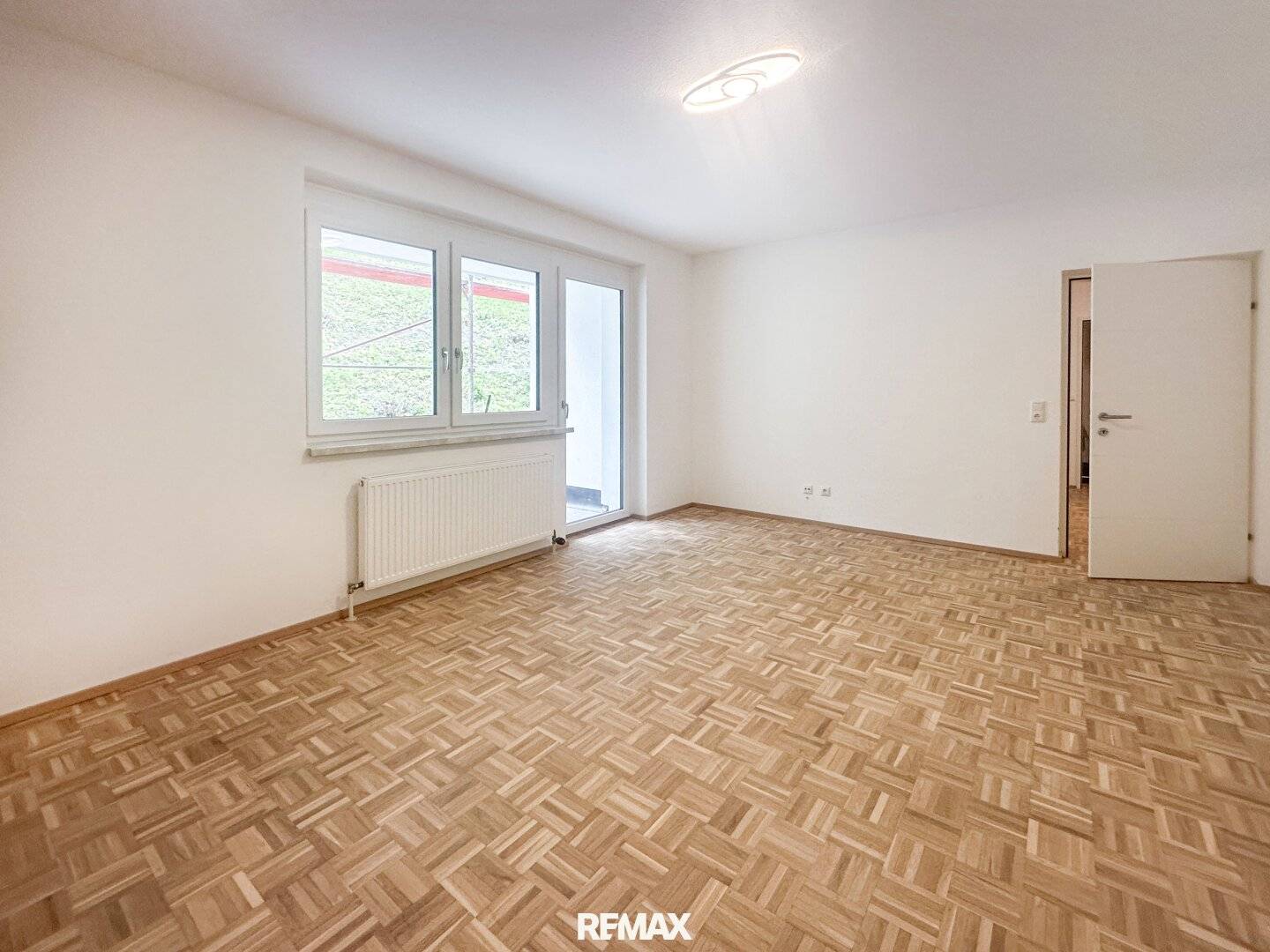 Frisch renovierte Wohnung im Zentrum mit grüner Terrasse