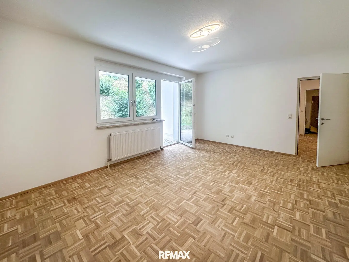 Freshly renovated apartment in the center with a green terrace
