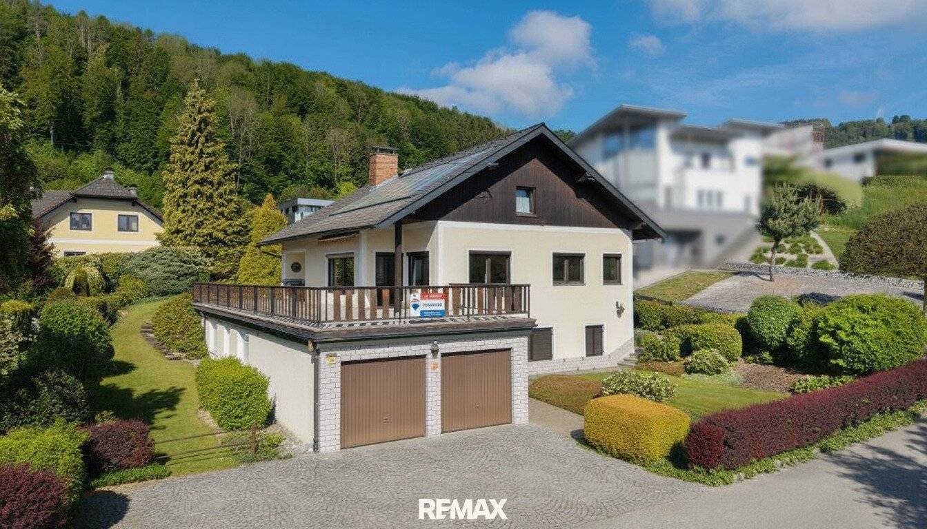 Single-family home Altmünster lake view