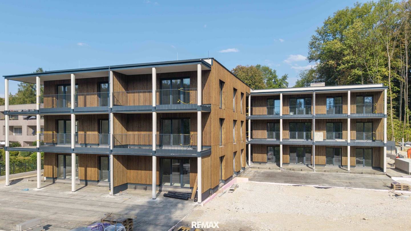Apartment new build terrace by the Traun river