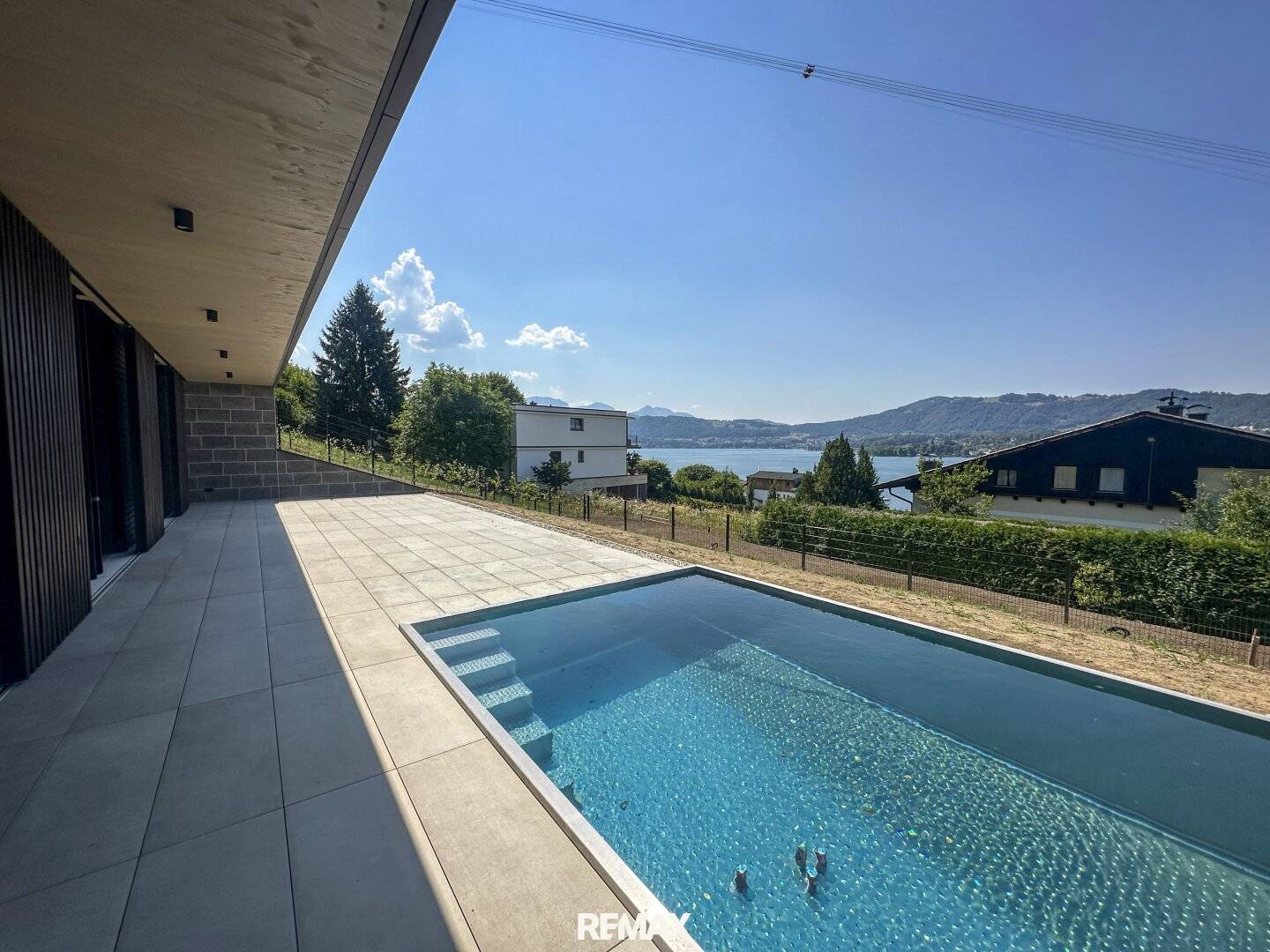 Apartment on sunny hillside with view and pool