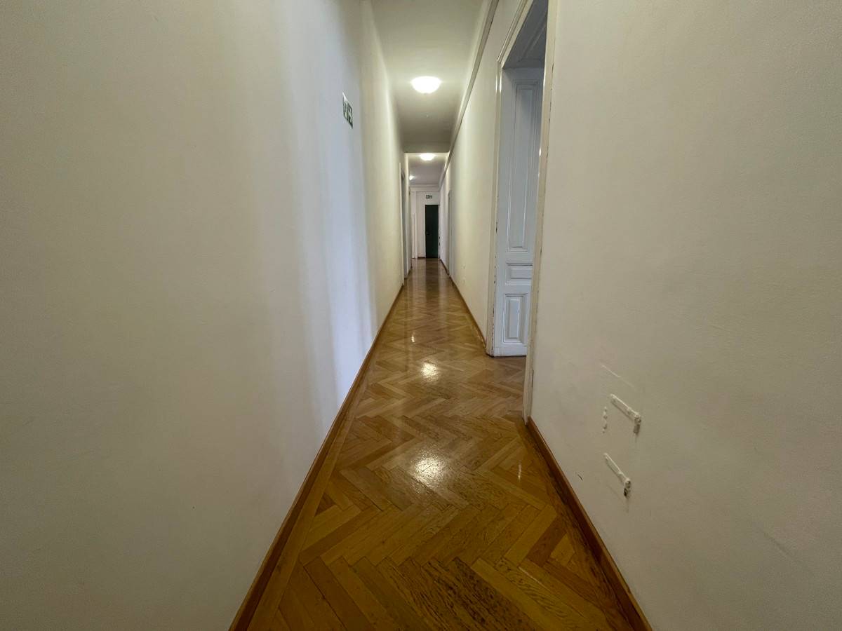 Wohnung in Gründerzeitgebäude nahe Palais Liechtenstein mit hochwertiger Sanierung