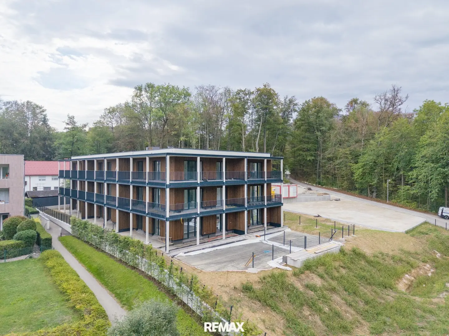 New build apartment by the Traun with terrace