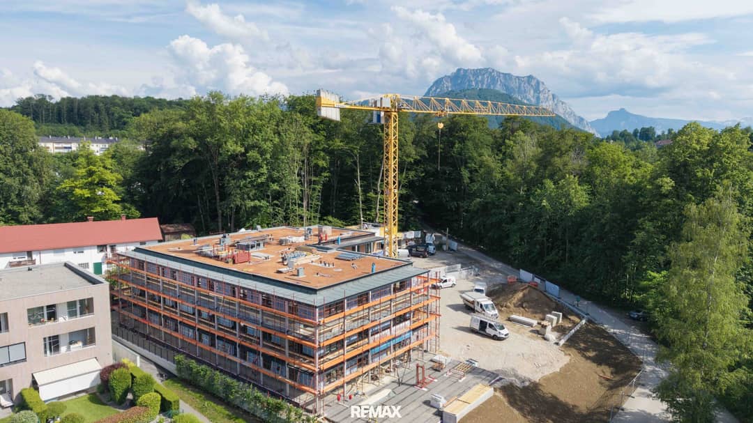 Waterfront apartment near Traun
