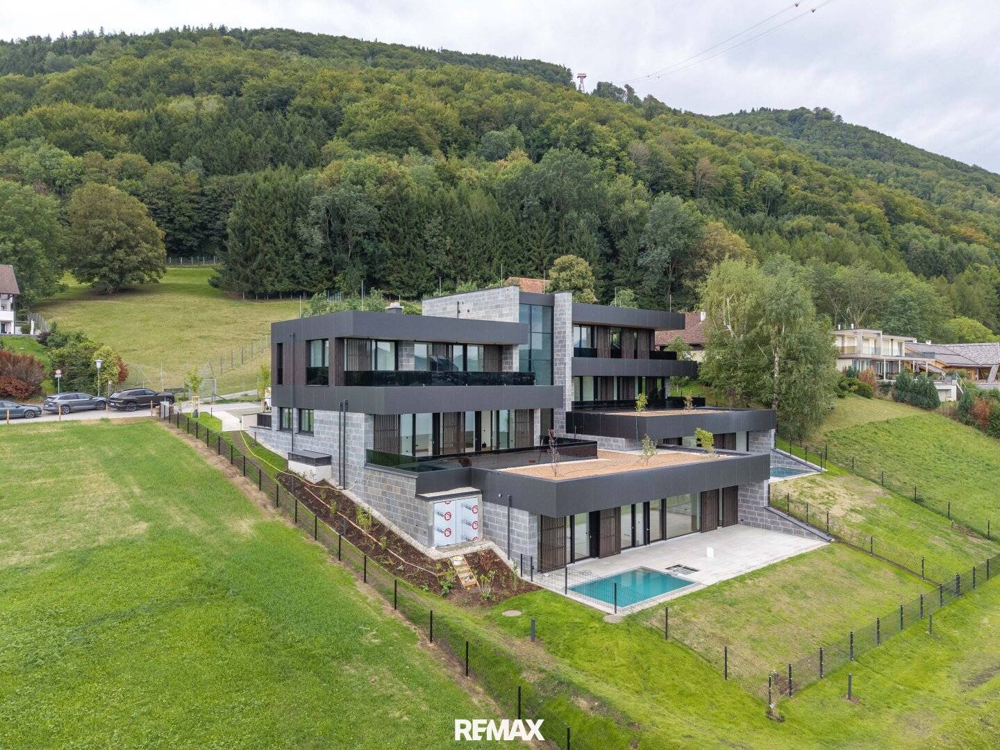 Wohnung mit privatem Pool und großer Terrasse