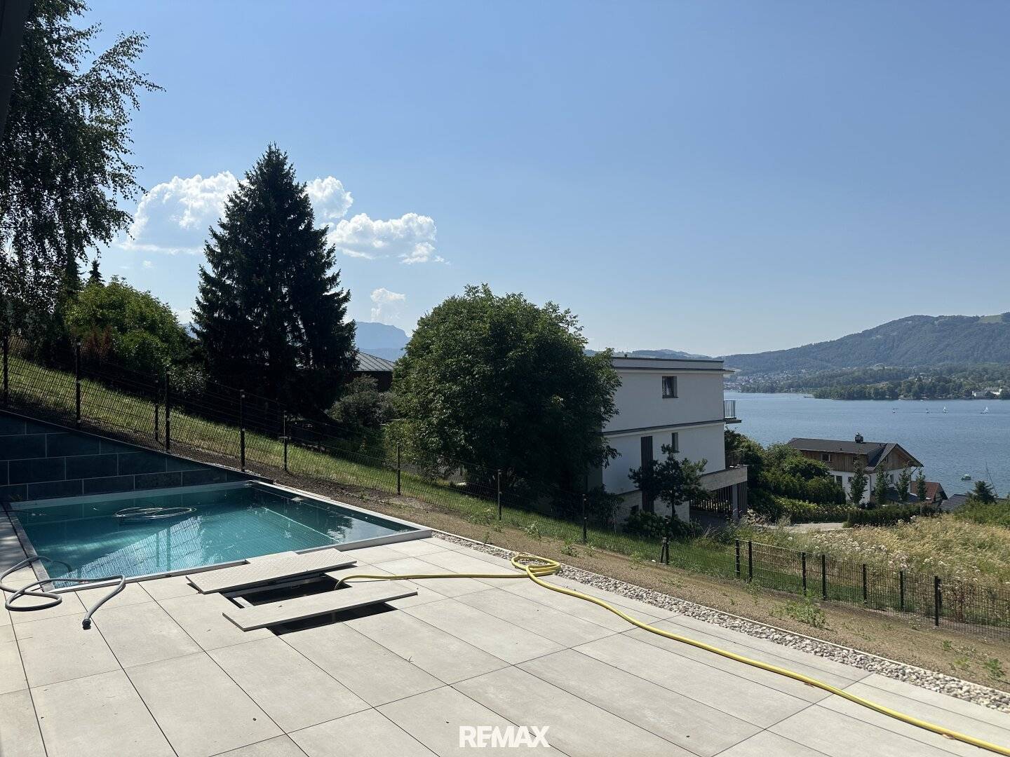 Wohnung mit privatem Pool und Weitblick