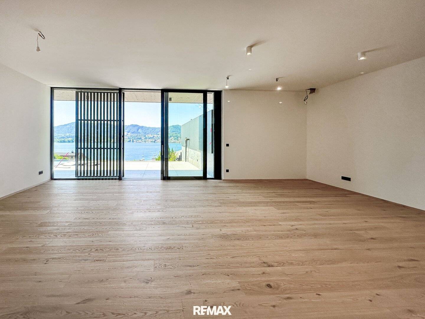 Wohnung mit privatem Pool und Weitblick