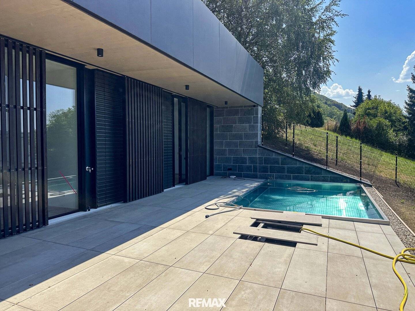 Wohnung mit privatem Pool und Weitblick