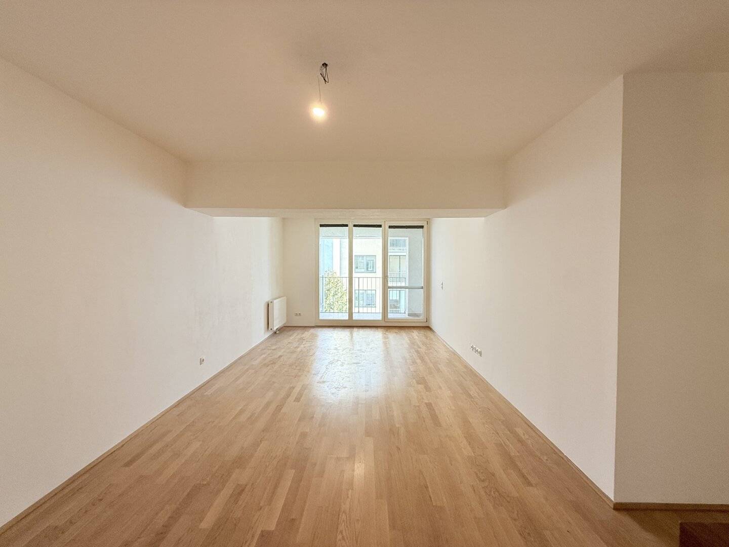 Apartment near U1 Keplerplatz large living room