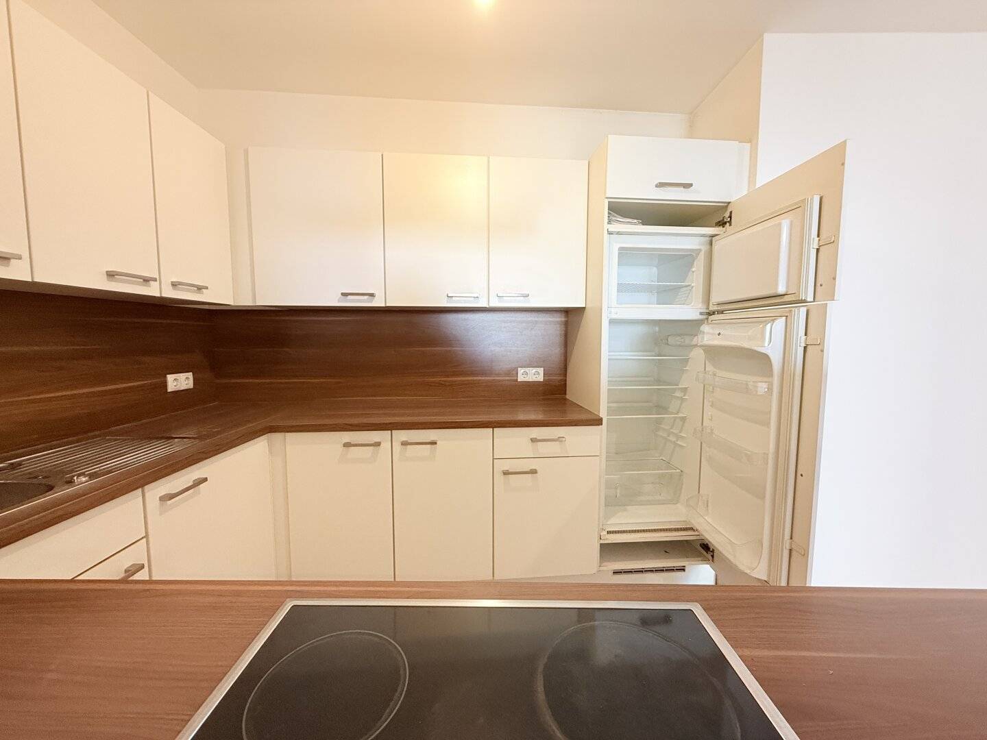 Wohnung nahe U1 Keplerplatz helles Wohnzimmer