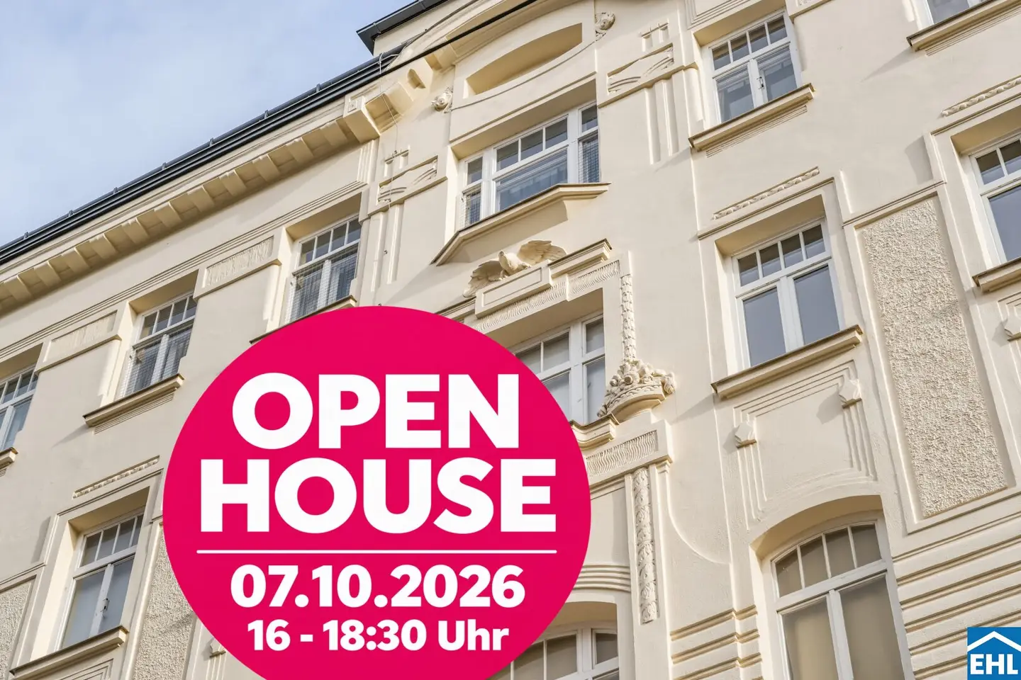 Vienna Essence: Stylish Living in Viennese Historic Building with Attic Extension