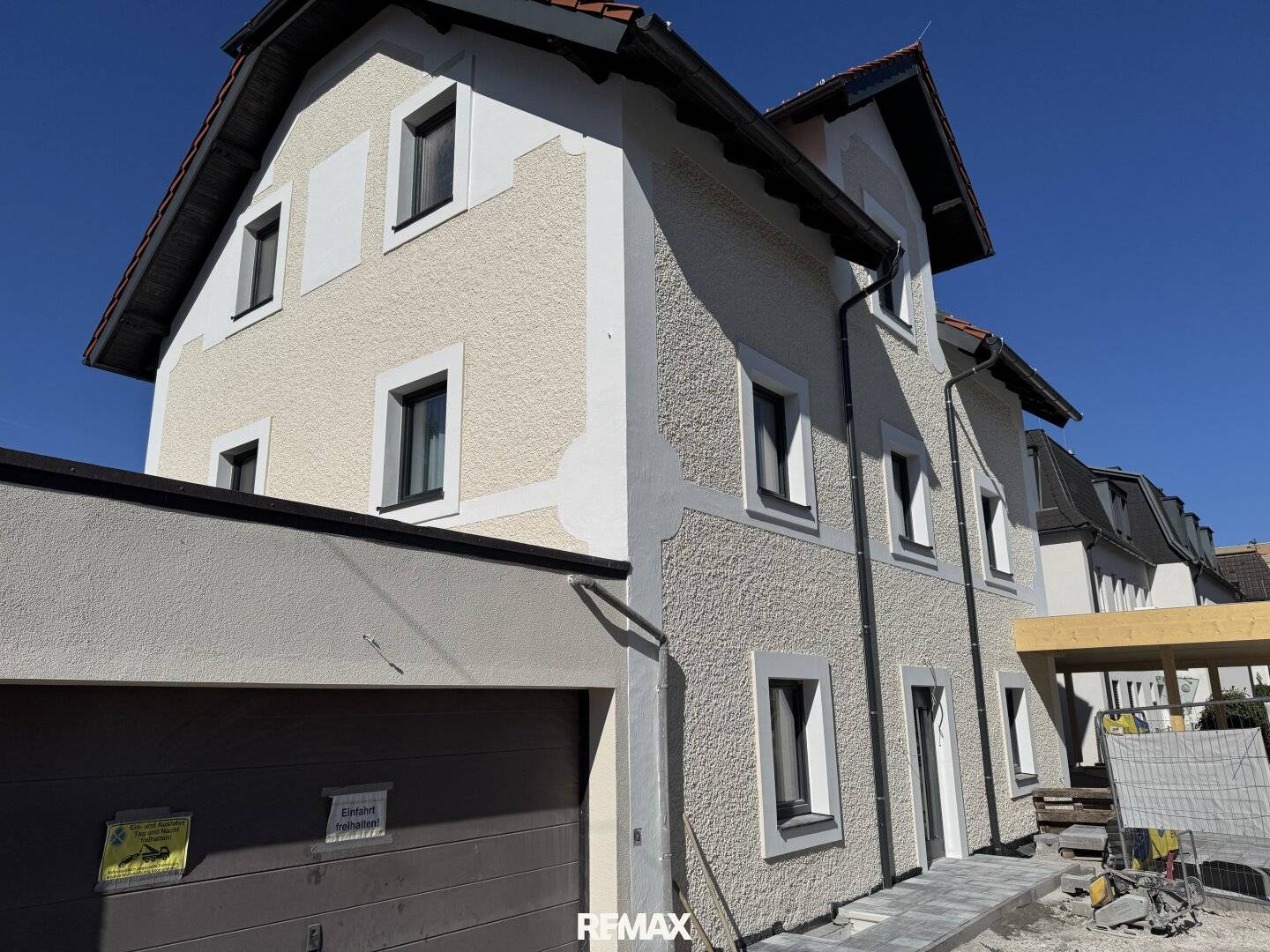 Neuwertige Wohnung mit eigenem Garten im Zentrum