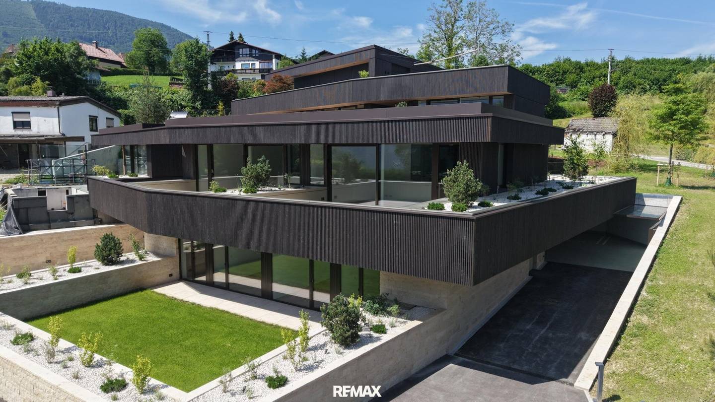 Apartment with lake and mountain view private garden terrace