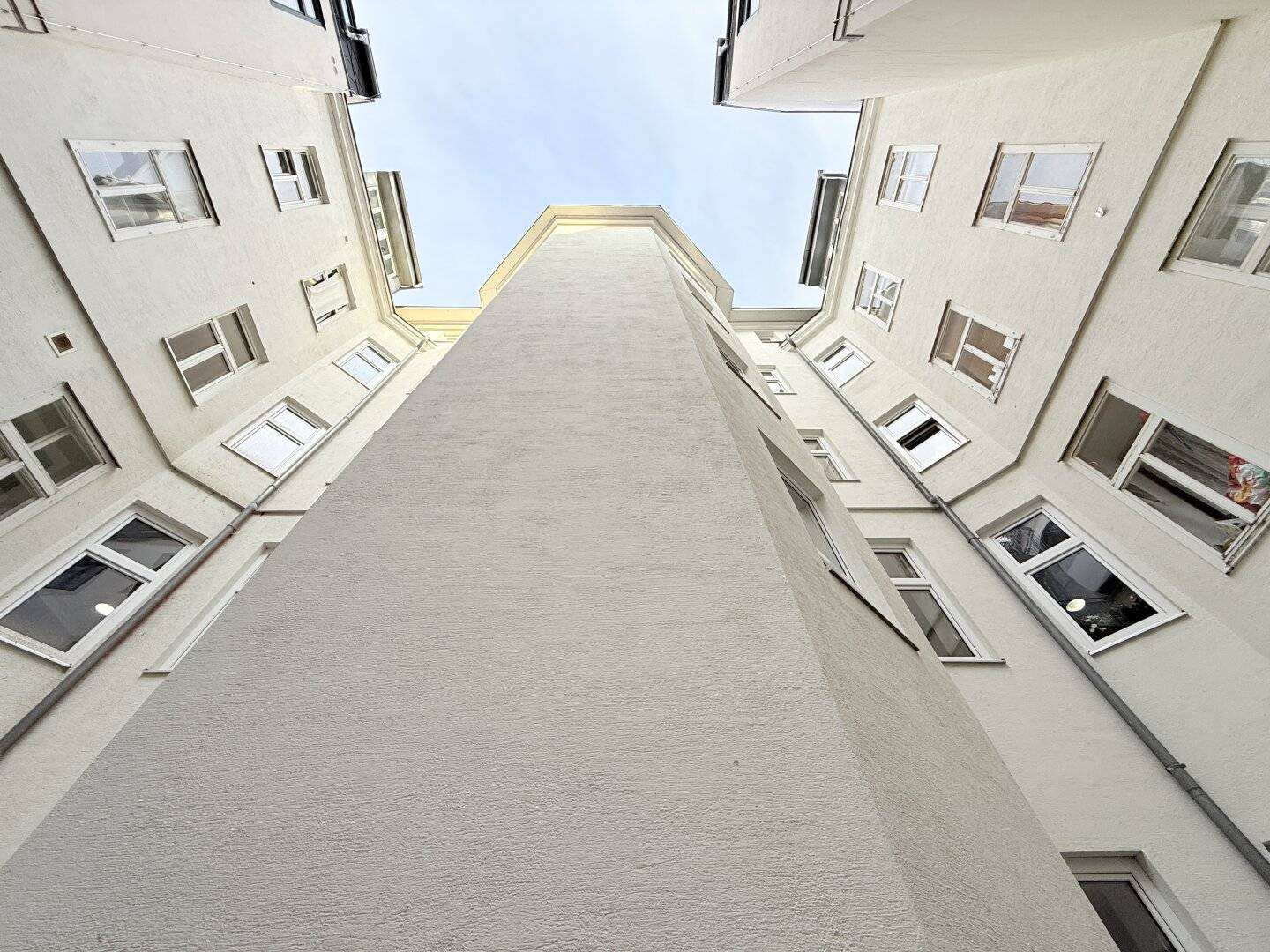 Elegantly renovated tenement Breitenfurter Straße 29, Vienna 1120