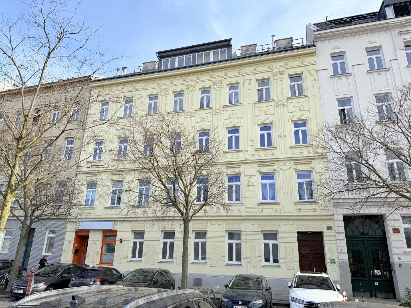 Elegantly renovated tenement Breitenfurter Straße 29, Vienna 1120