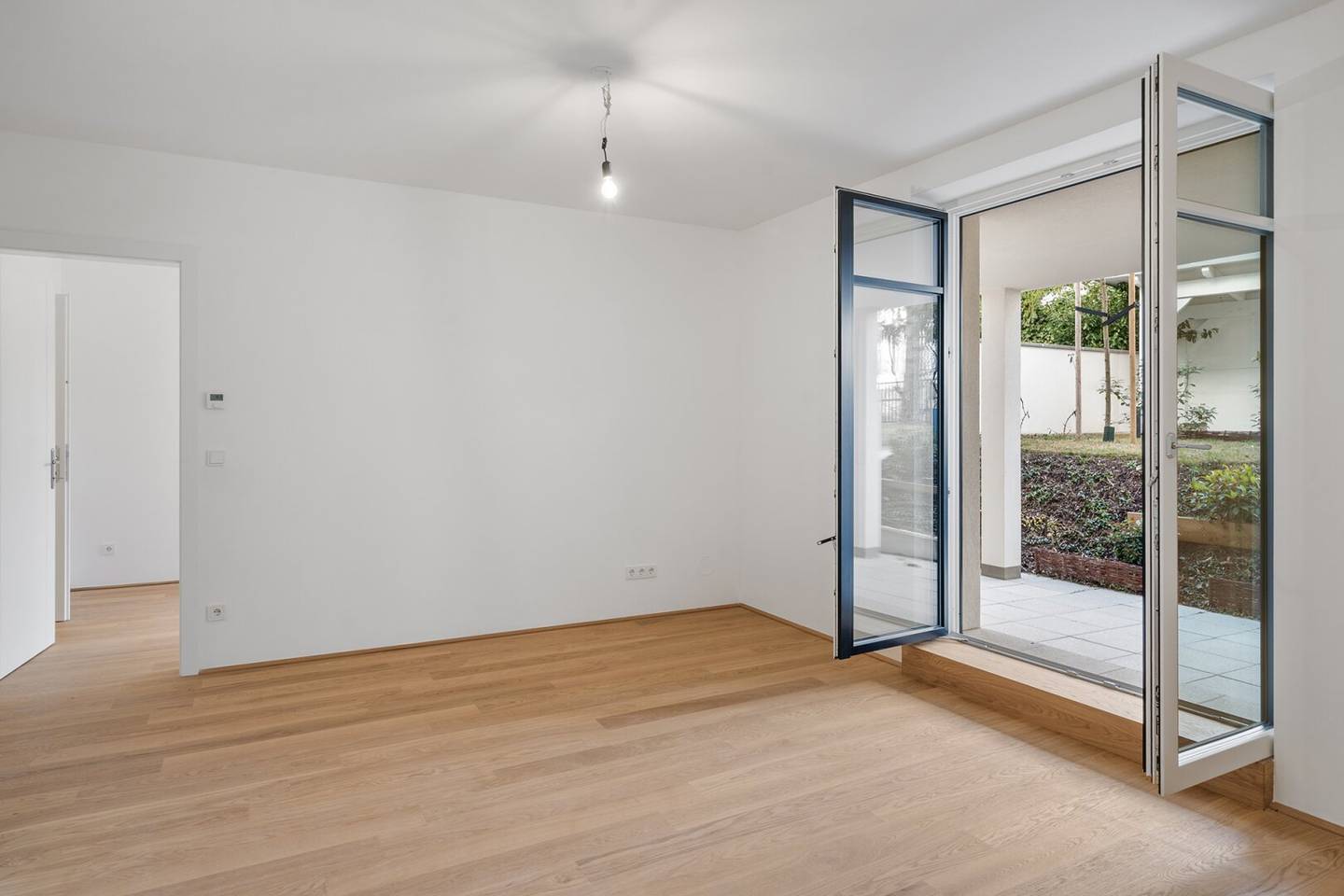 Apartment new build with garden access
