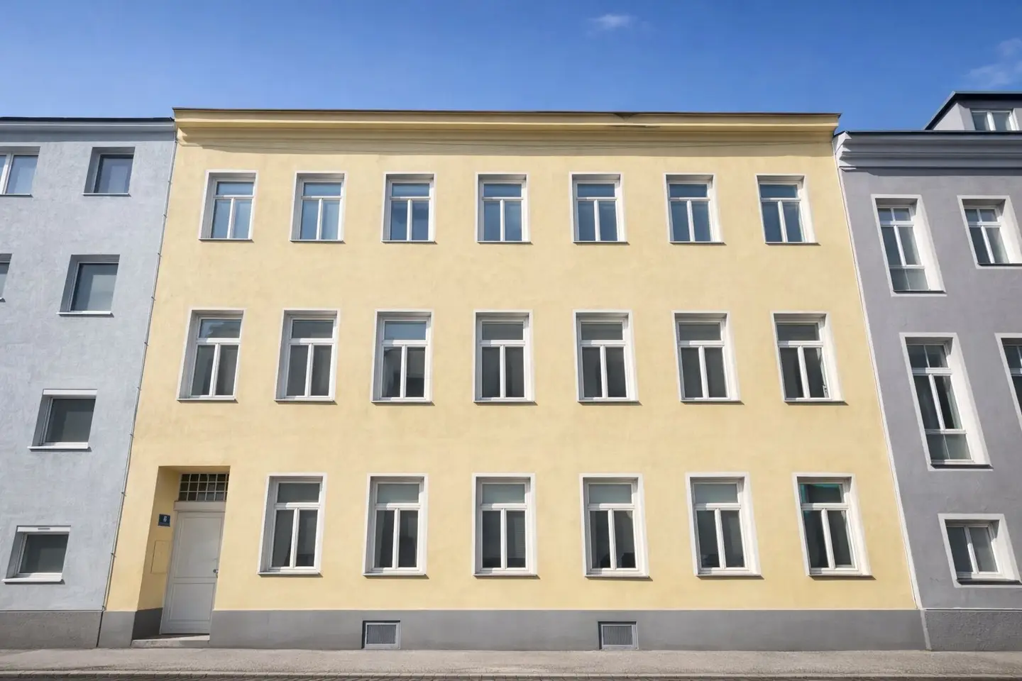 Bright historic apartment in a quiet side street