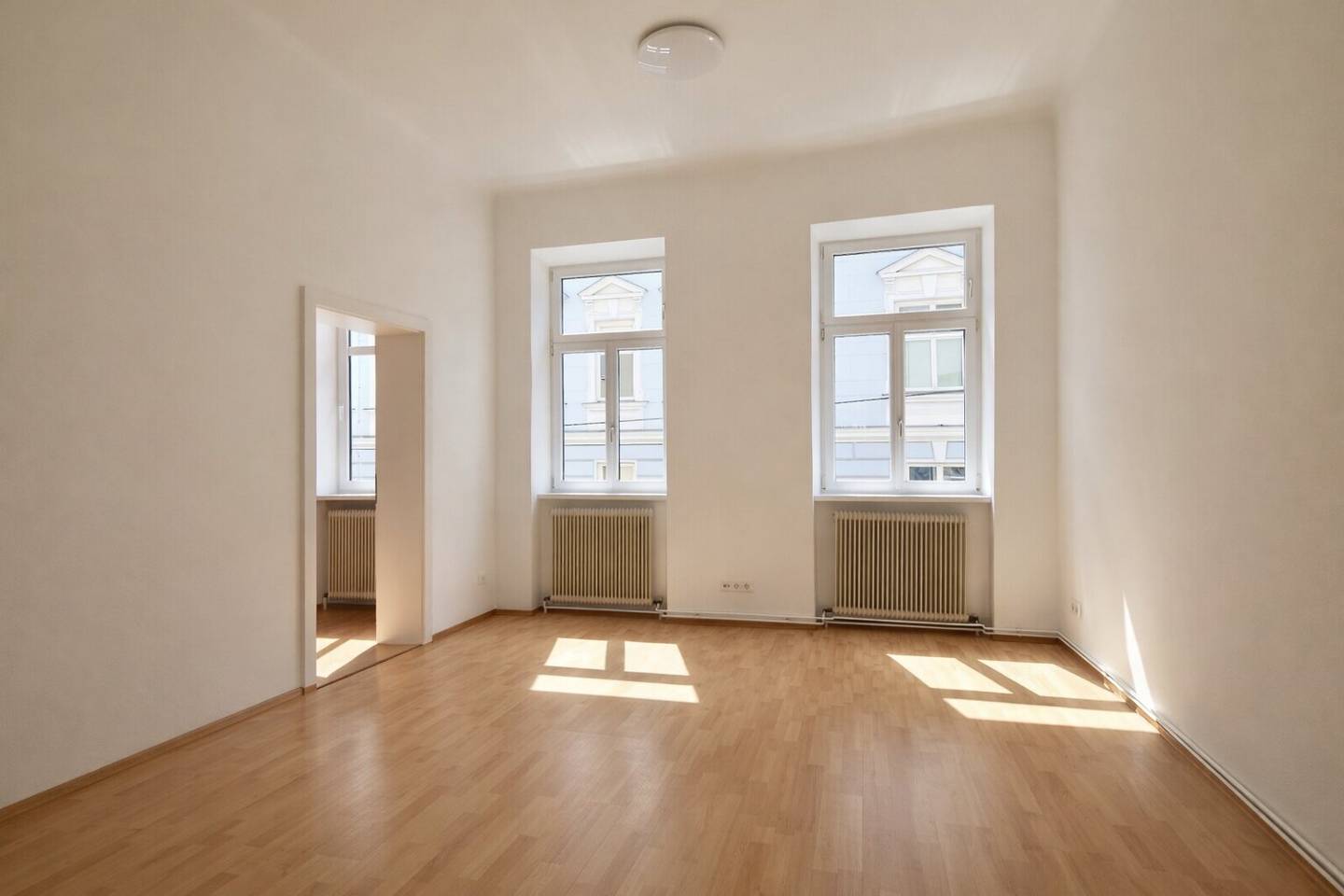 Sunny, move-in ready family apartment with numerous design possibilities
