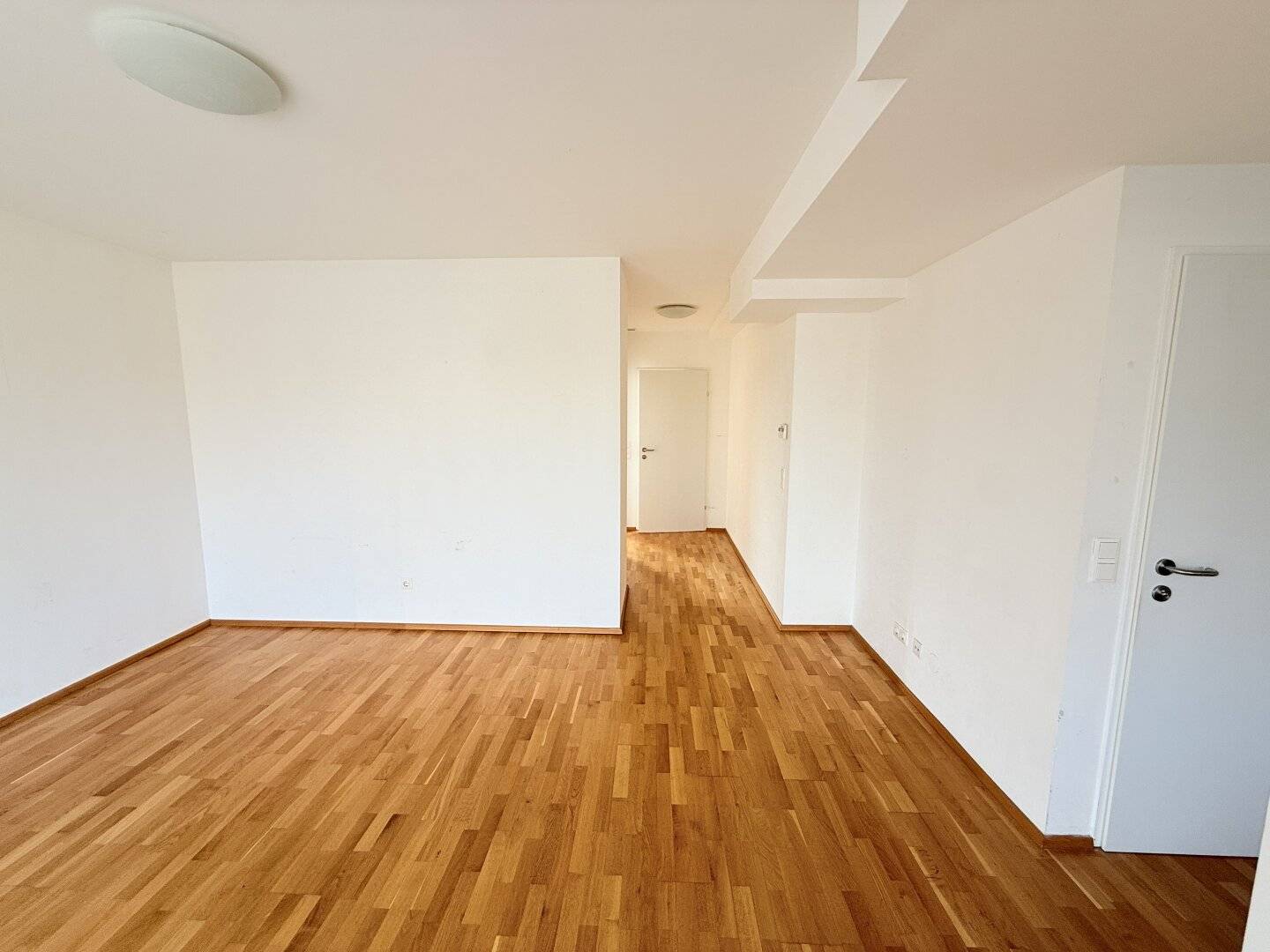 Dachgeschosswohnung mit Terrasse, Ottakring