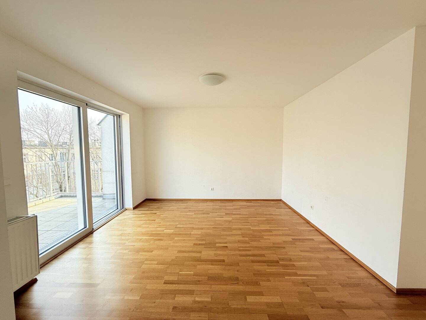 Dachgeschosswohnung mit Terrasse, Ottakring