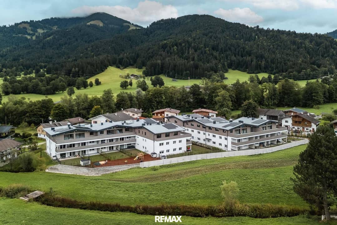 Penthouse mit großzügiger Terrasse und Bergblick