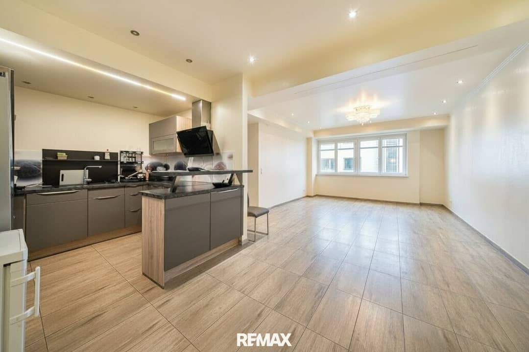 Apartment in the center with lift and four rooms