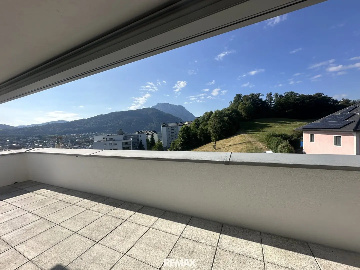 Penthouse with roof terrace and panoramic view